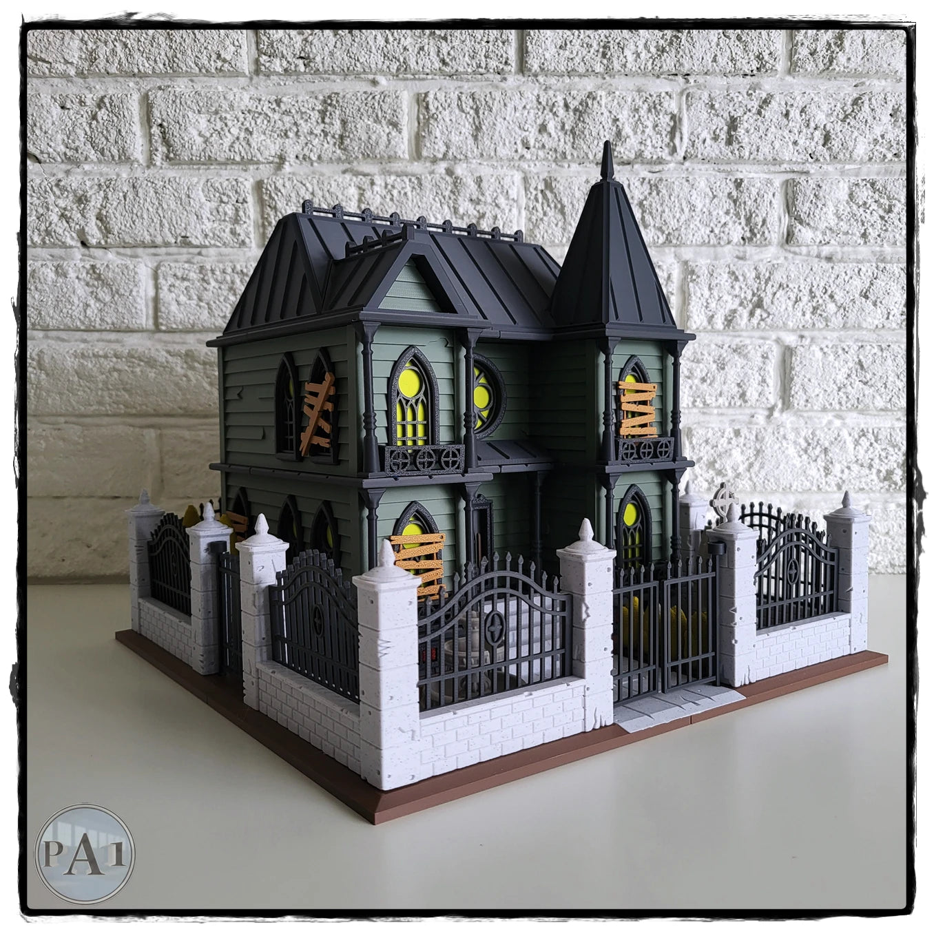 Halloween Diorama – The Abandoned House