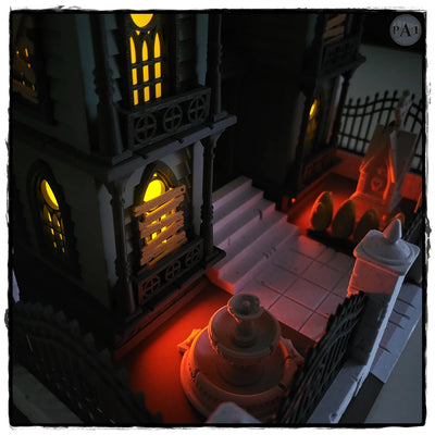 Halloween Diorama – The Abandoned House