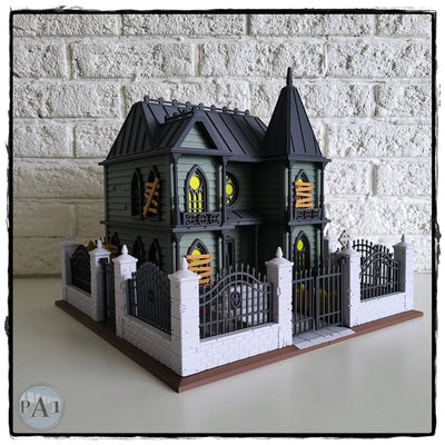 Halloween Diorama – The Abandoned House