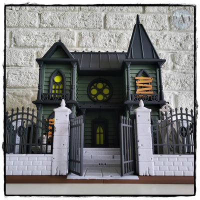 Halloween Diorama – The Abandoned House