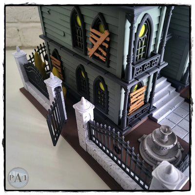 Halloween Diorama – The Abandoned House