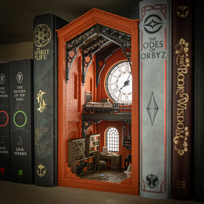 Victoriaanse klokkentoren book nook